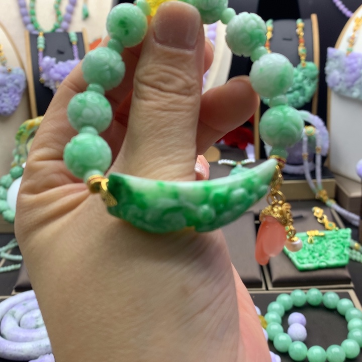 翡翠手链未镶嵌翡翠手链