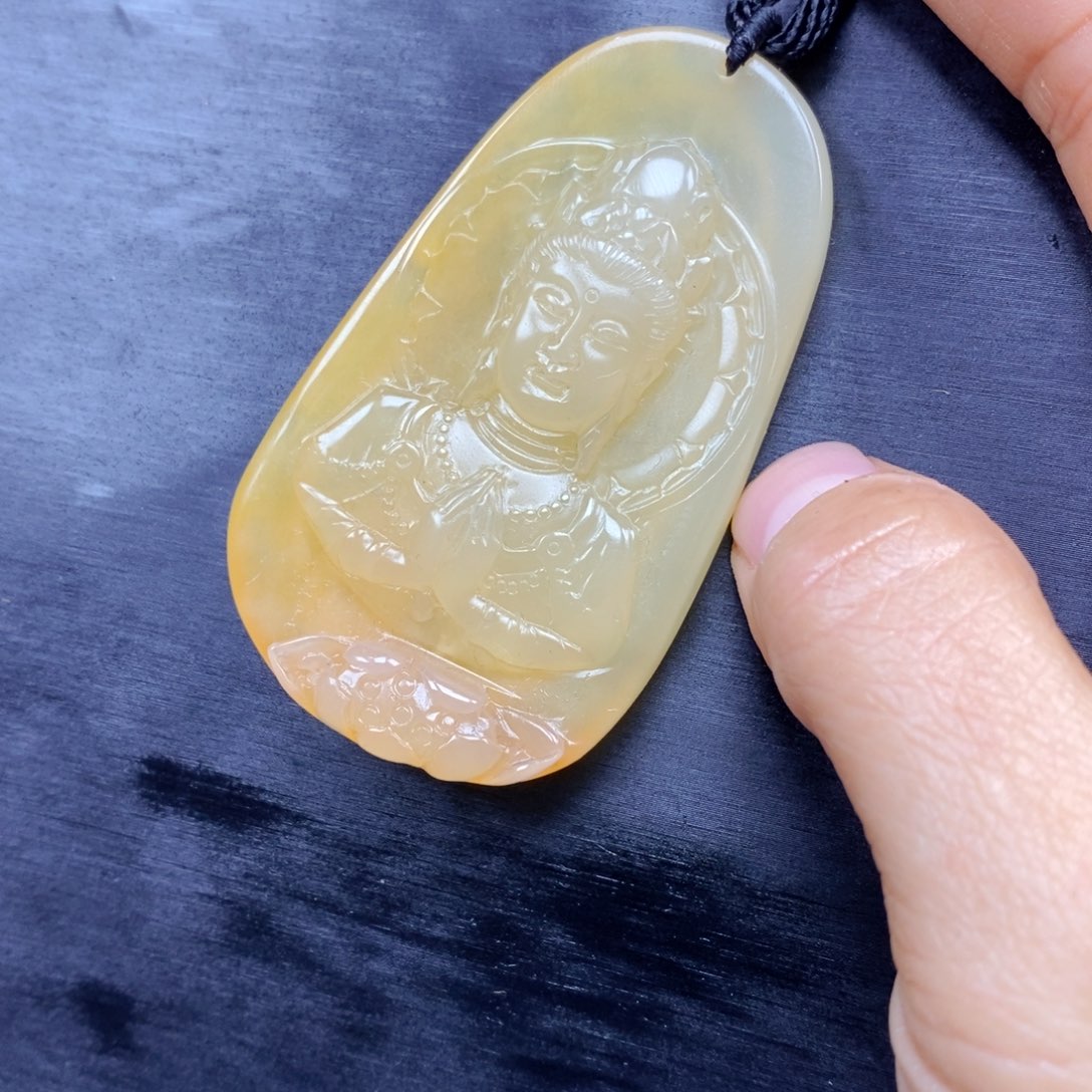 石英质玉（黄龙玉）颈饰未镶嵌
