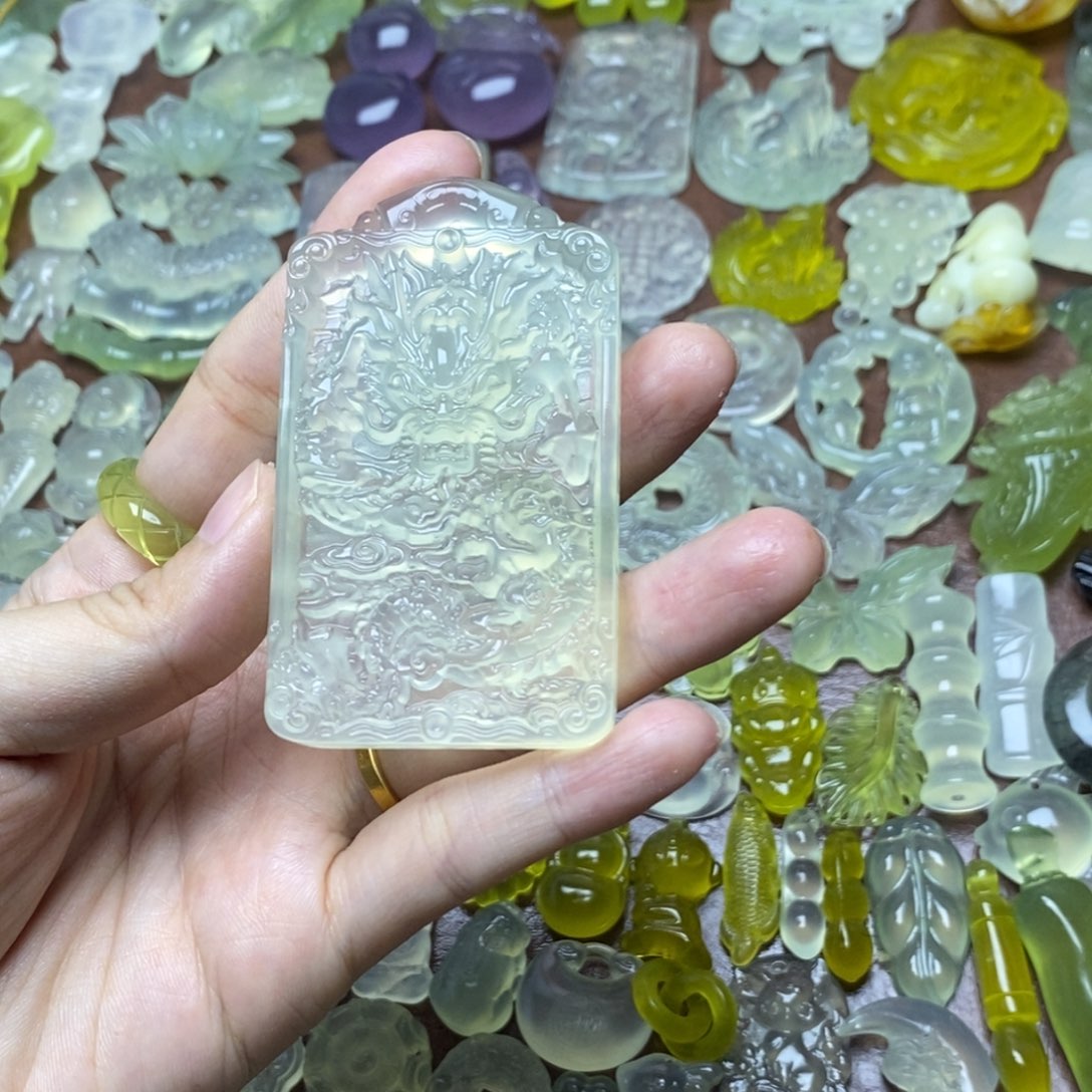 蛇纹石玉合金颈饰