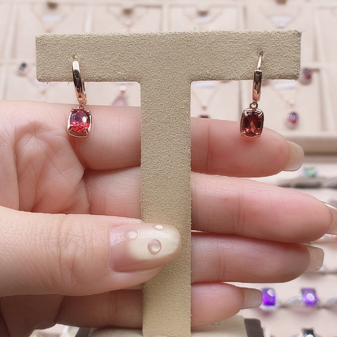 石榴石耳钉银S925镶嵌耳钉
