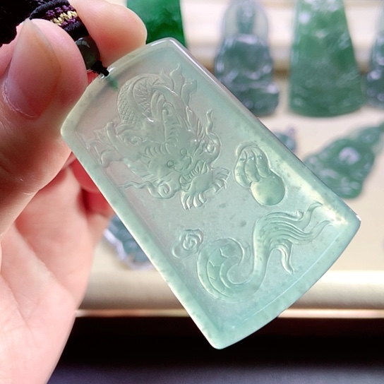 【闪购商品】翡翠颈饰未镶嵌天然