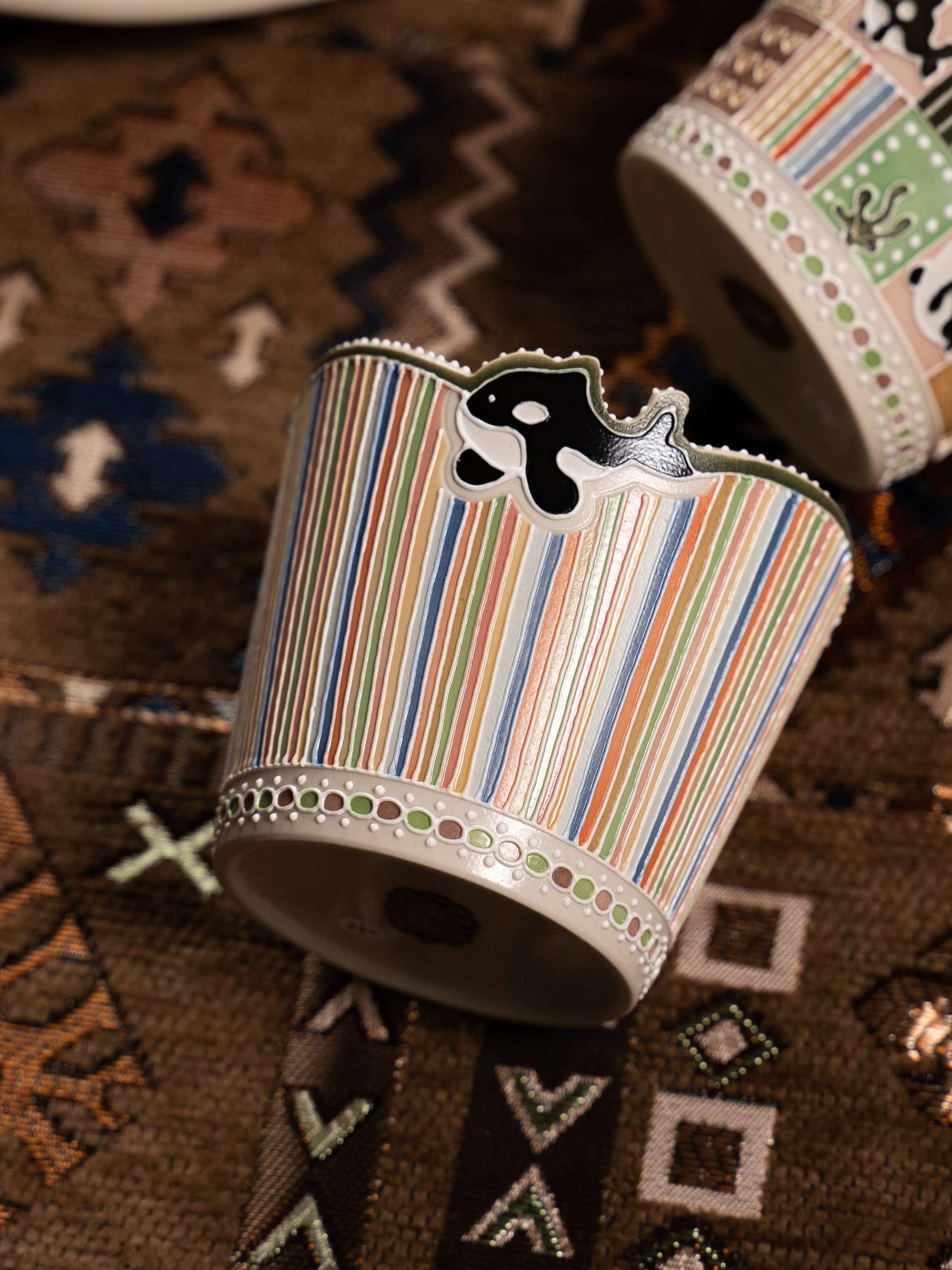 上禾下皿 | 满绘鲸鱼彩虹条手握杯陶瓷