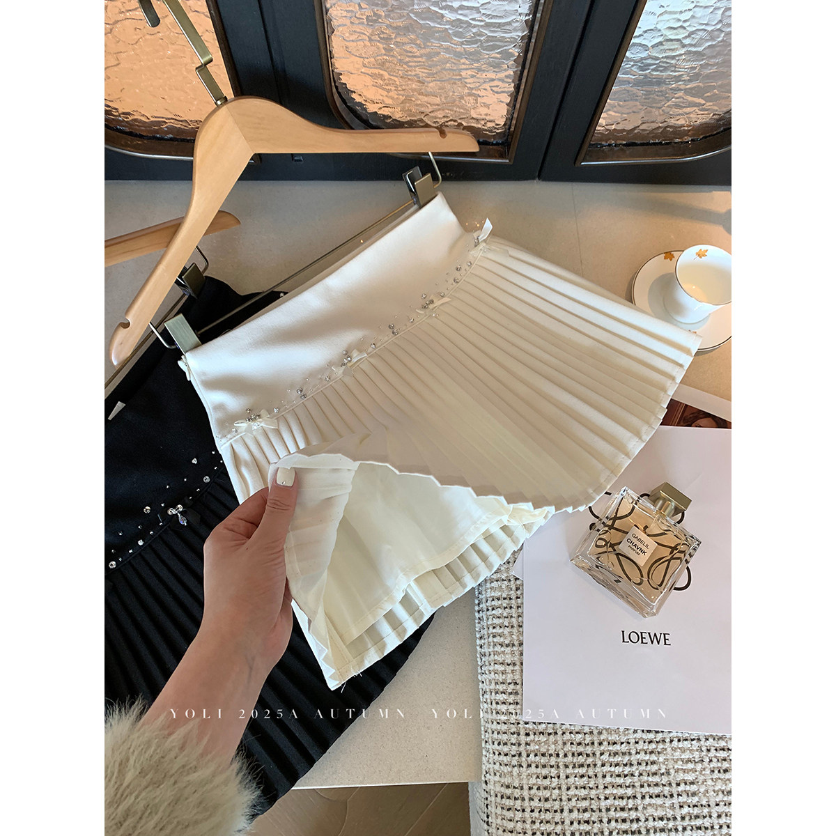 YOLI张宥利"莫奈花园"杏色高腰短裙女冬减龄休闲百搭显瘦百褶裙子