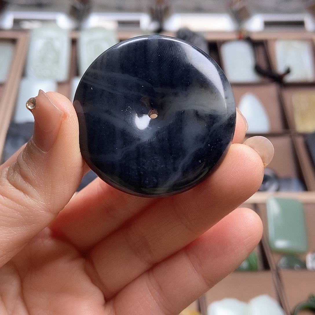 和田玉（糖玉）颈饰未镶嵌