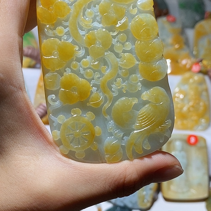 j***i翡翠把件未镶嵌多样化