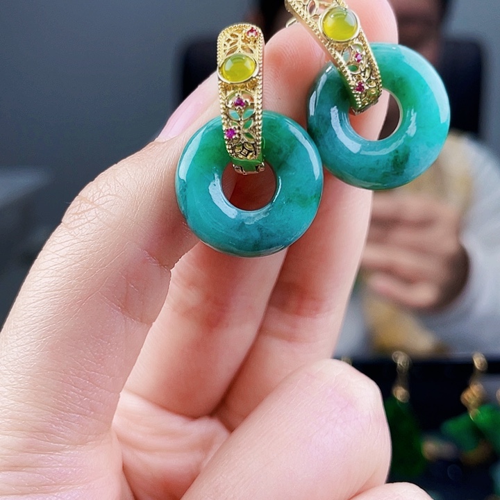 翡翠耳饰未镶嵌饰品
