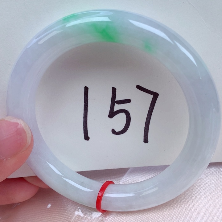 翡翠手镯未镶嵌翡翠