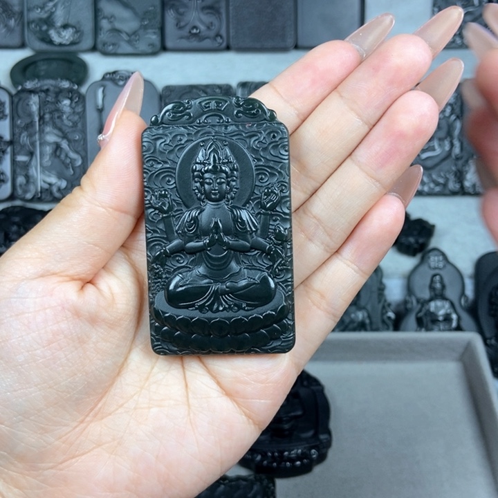 和田玉未镶嵌颈饰贝*