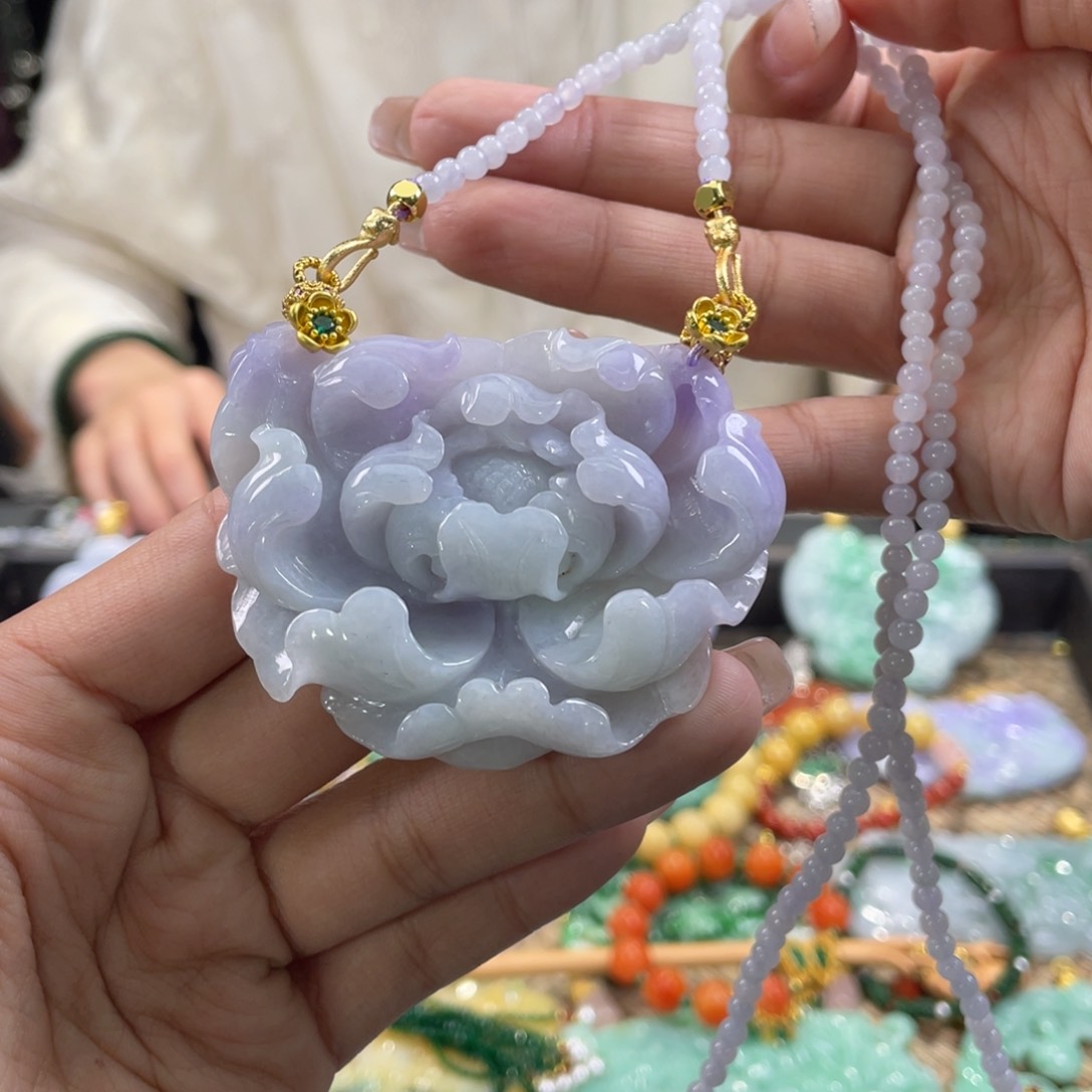 翡翠颈饰未镶嵌代编织