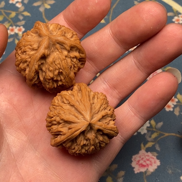 文玩核桃把件联****栋三棱37