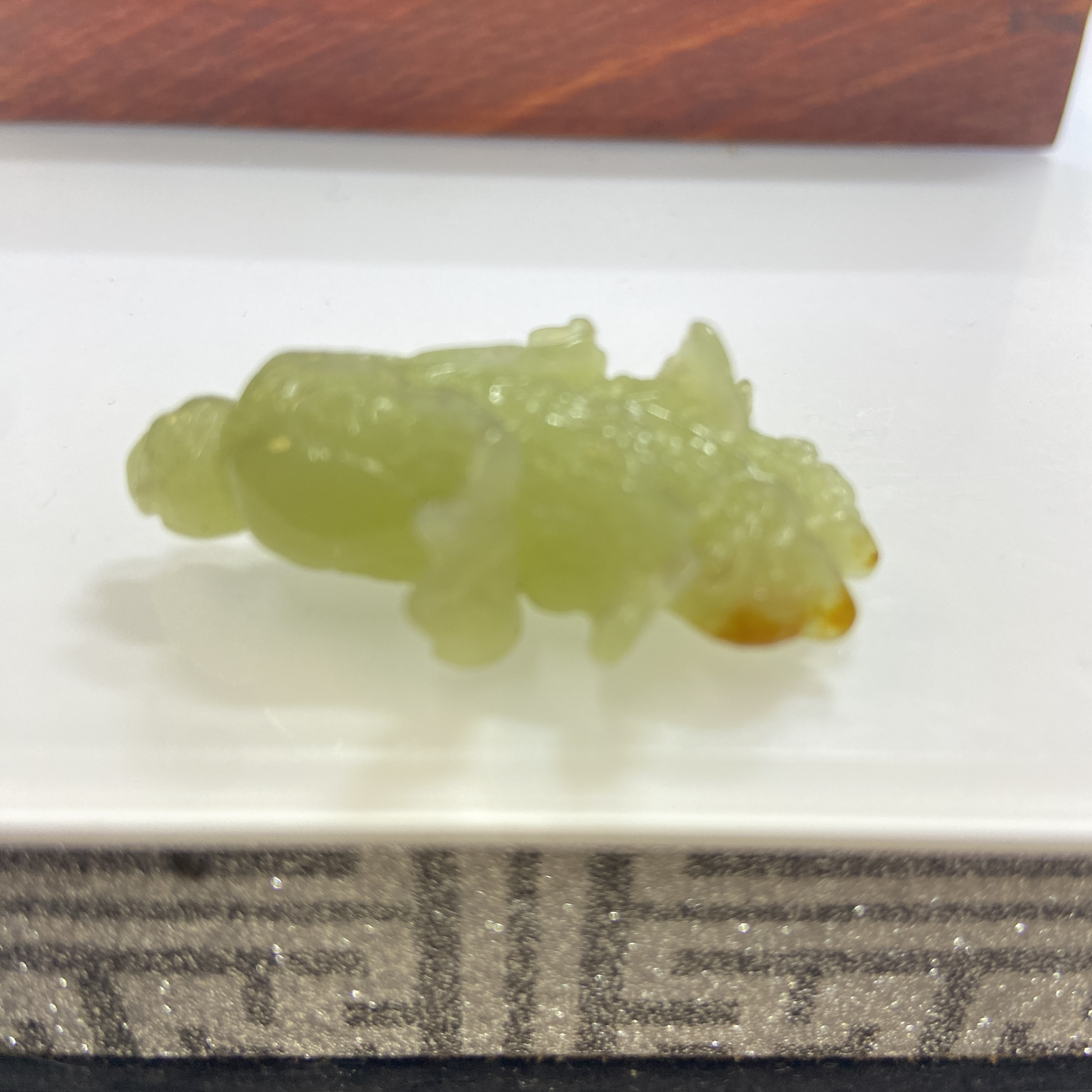 和田岫岩黄白河磨白菜吊坠精雕细琢料子好天然皮色时尚