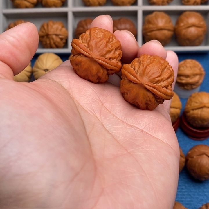 文玩核桃把件铁石