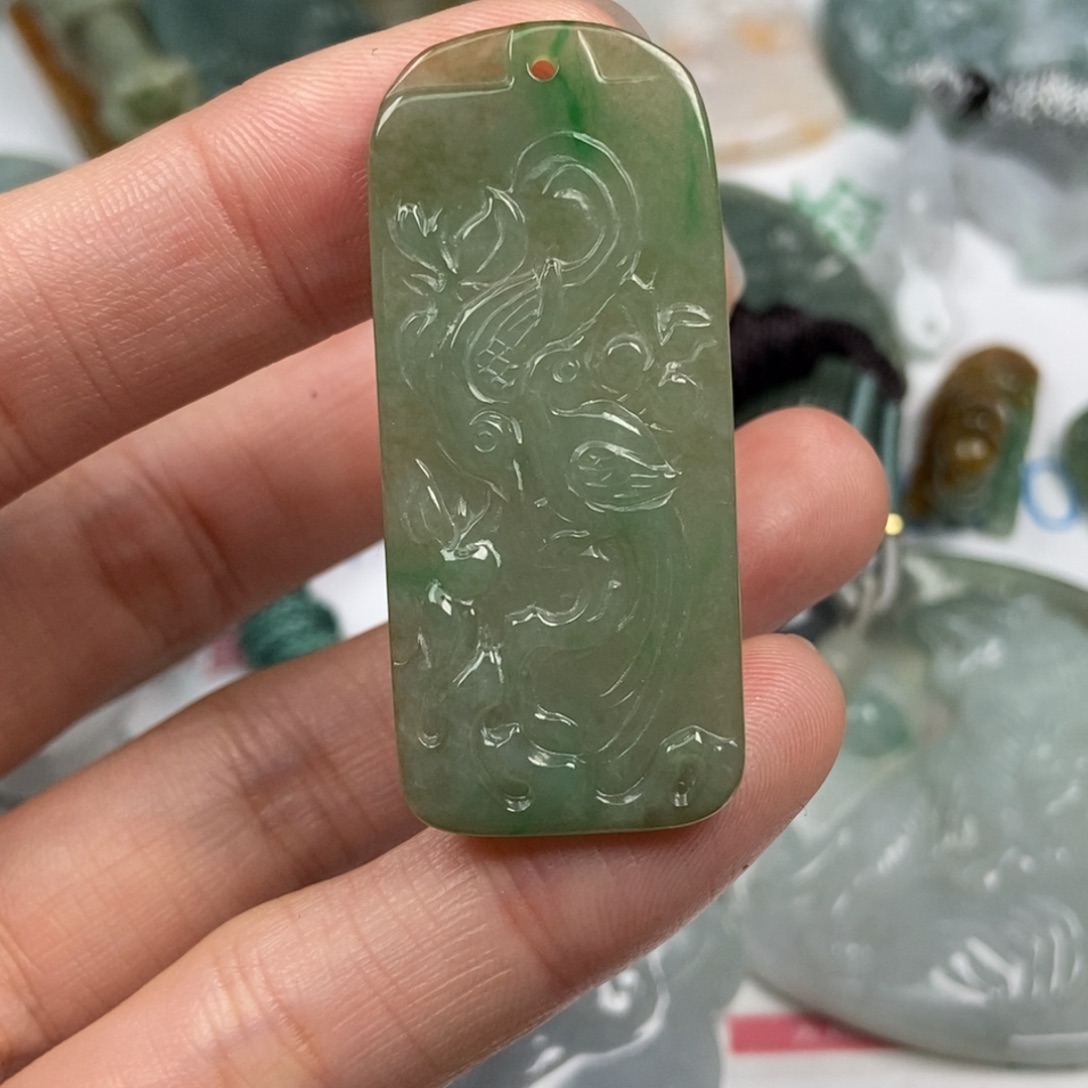 翡翠未镶嵌颈饰翡翠