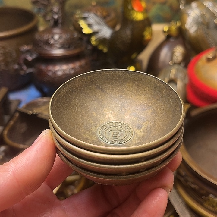 精美铜器批发档口