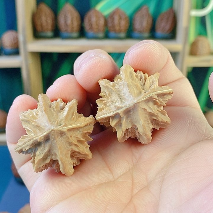 吊坠文玩核桃球龙骨