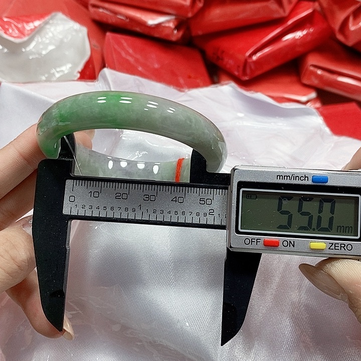 翡翠手镯未镶嵌280.?