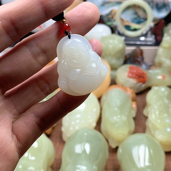 石英质玉颈饰未镶嵌