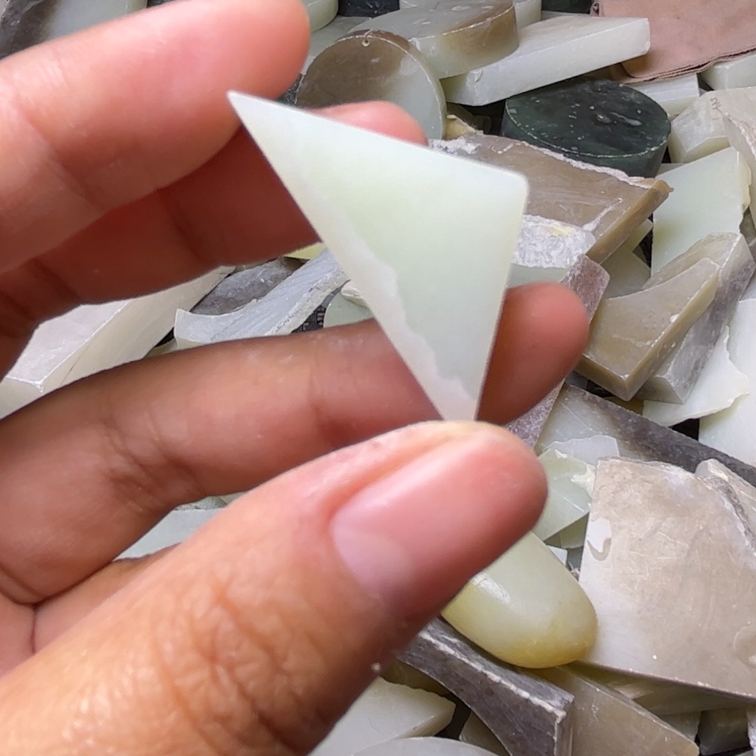 和田玉未镶嵌项链