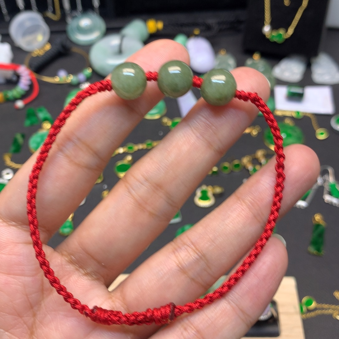 翡翠未镶嵌颈饰有纹裂