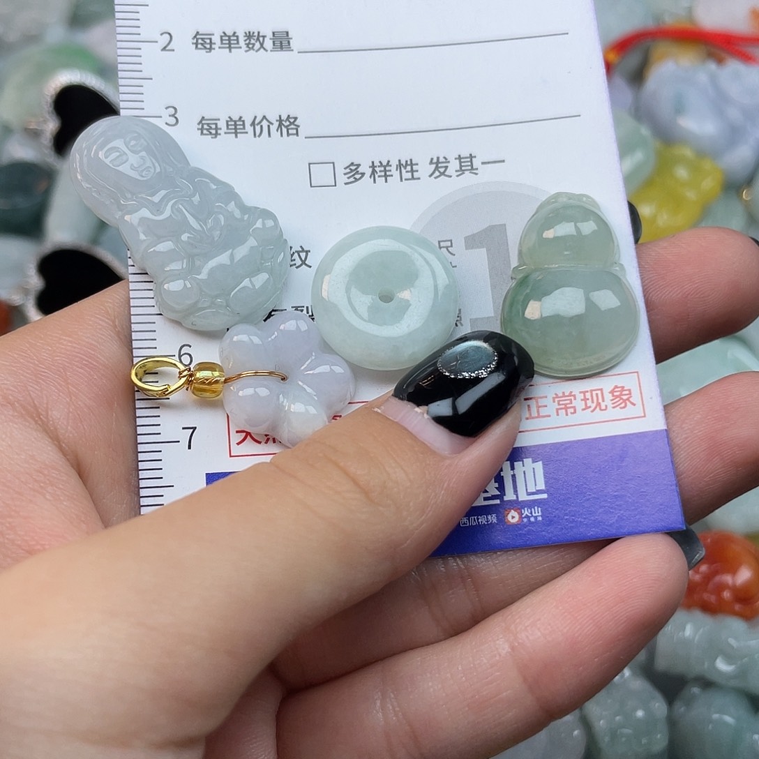翡翠未镶嵌颈饰854