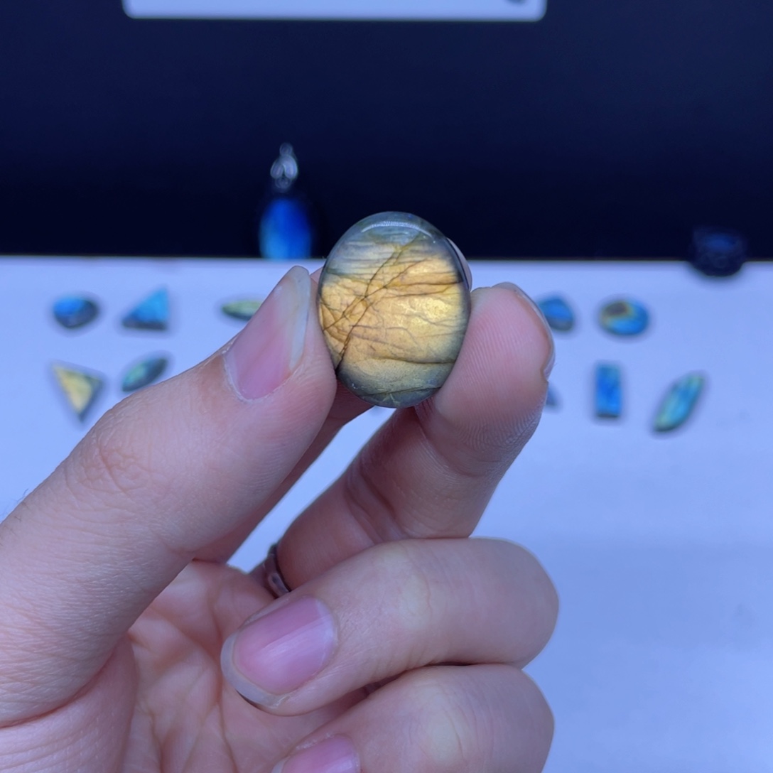 水晶不规则未镶嵌有*