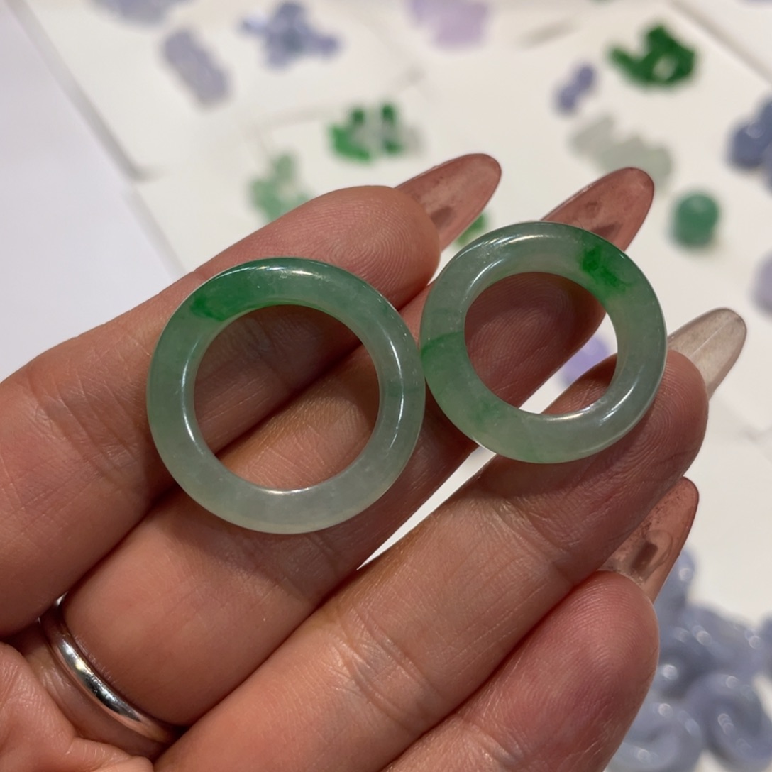 颈饰未镶嵌翡翠戒圈