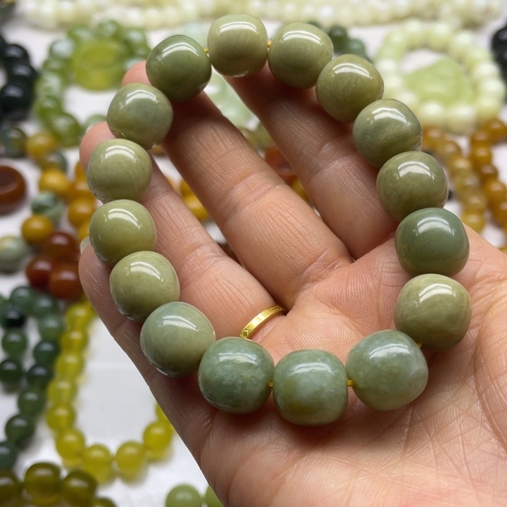 蛇纹石玉手串未镶嵌