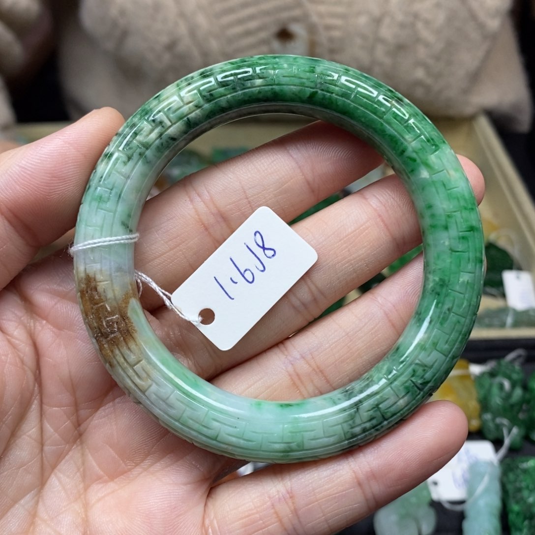 翡翠颈饰未镶嵌54圈口9号