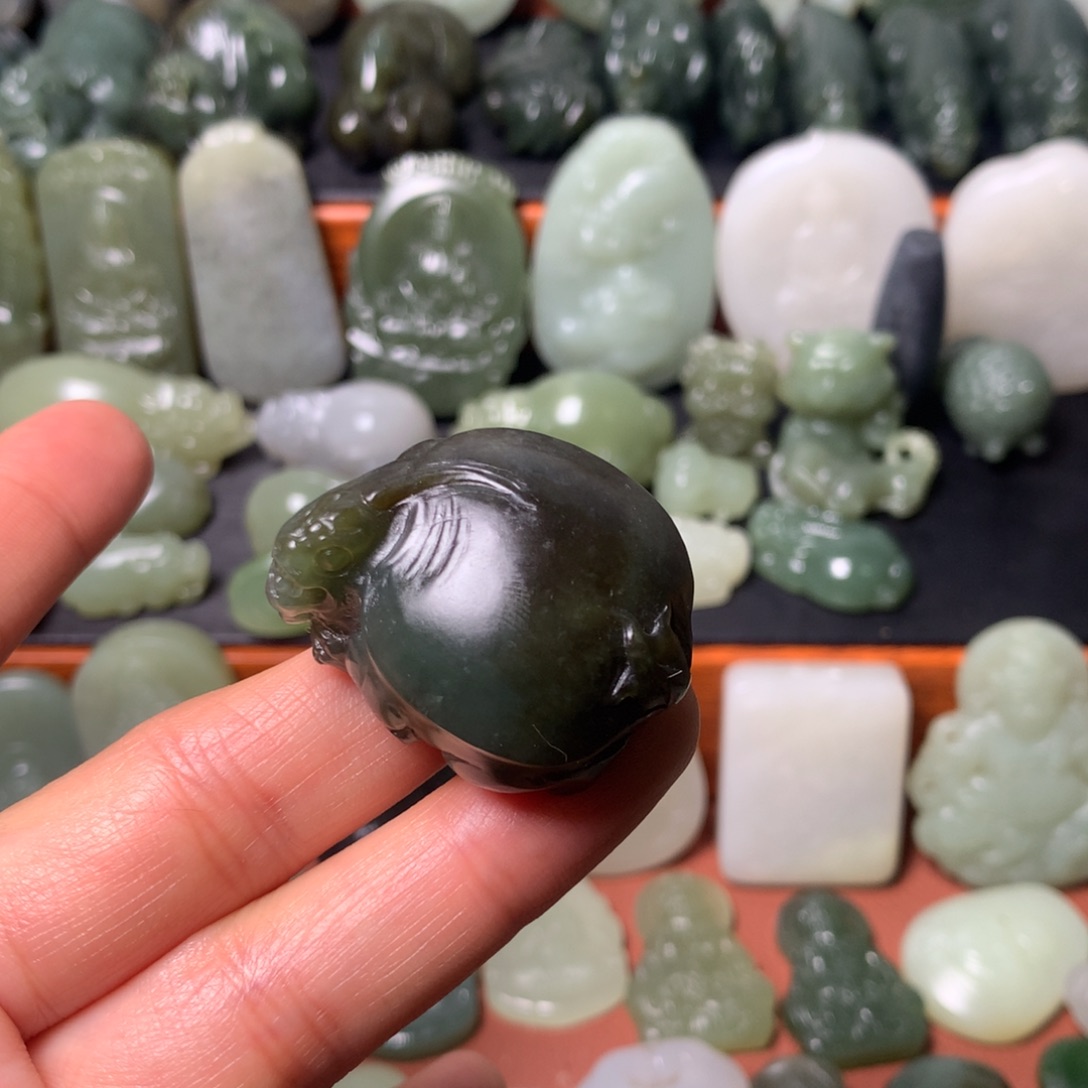 和田玉颈饰未镶嵌挂件35