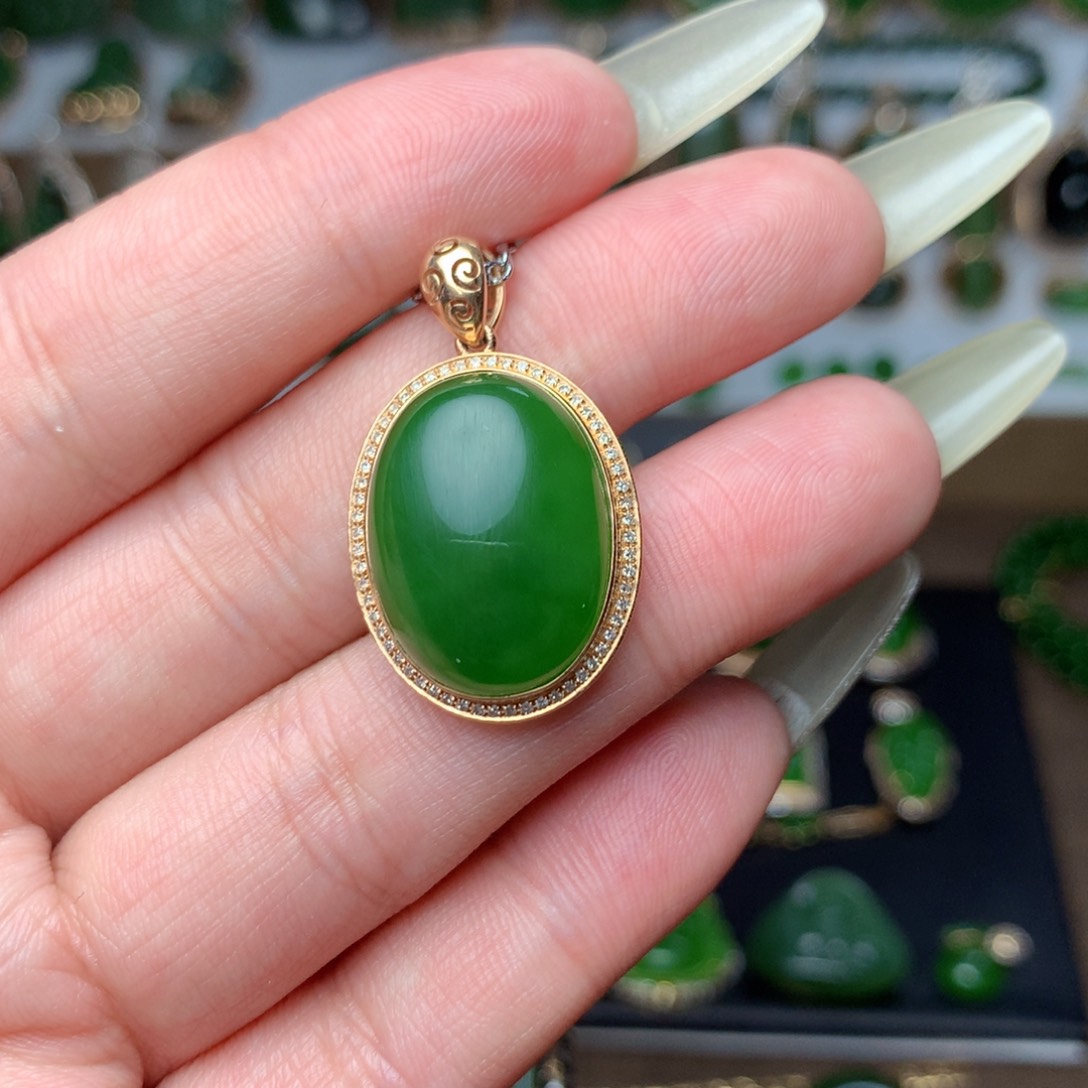 和田玉（碧玉）吊坠18K金镶嵌