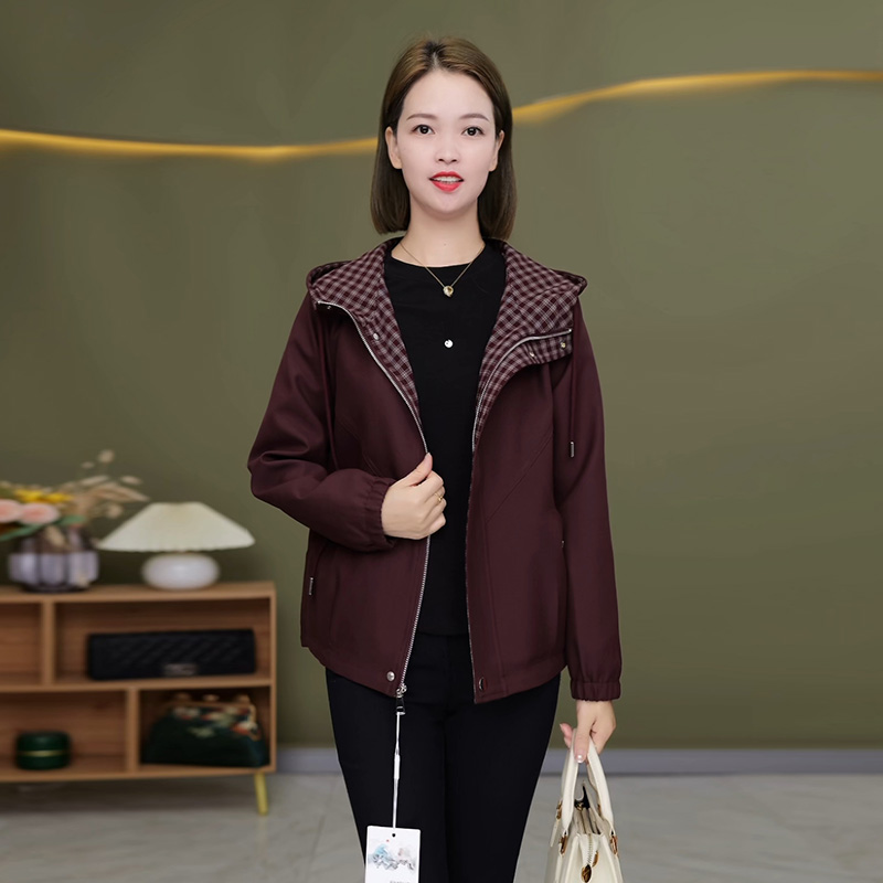 C078新款轻奢秋季女装短款休闲秋季外套气质减龄时尚中年大码外套