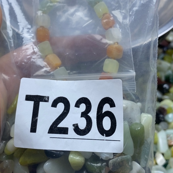 蛇纹石玉未镶嵌珠宝奇石