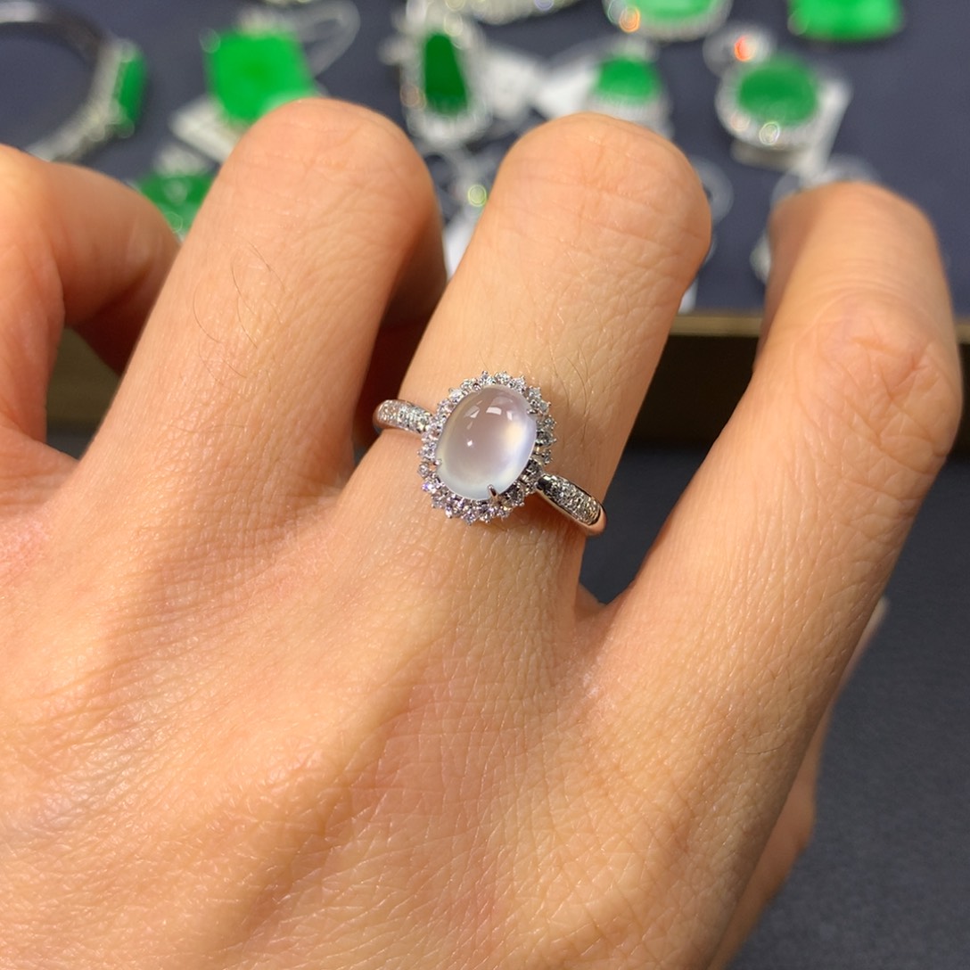 翡翠戒指18K金镶嵌翡翠