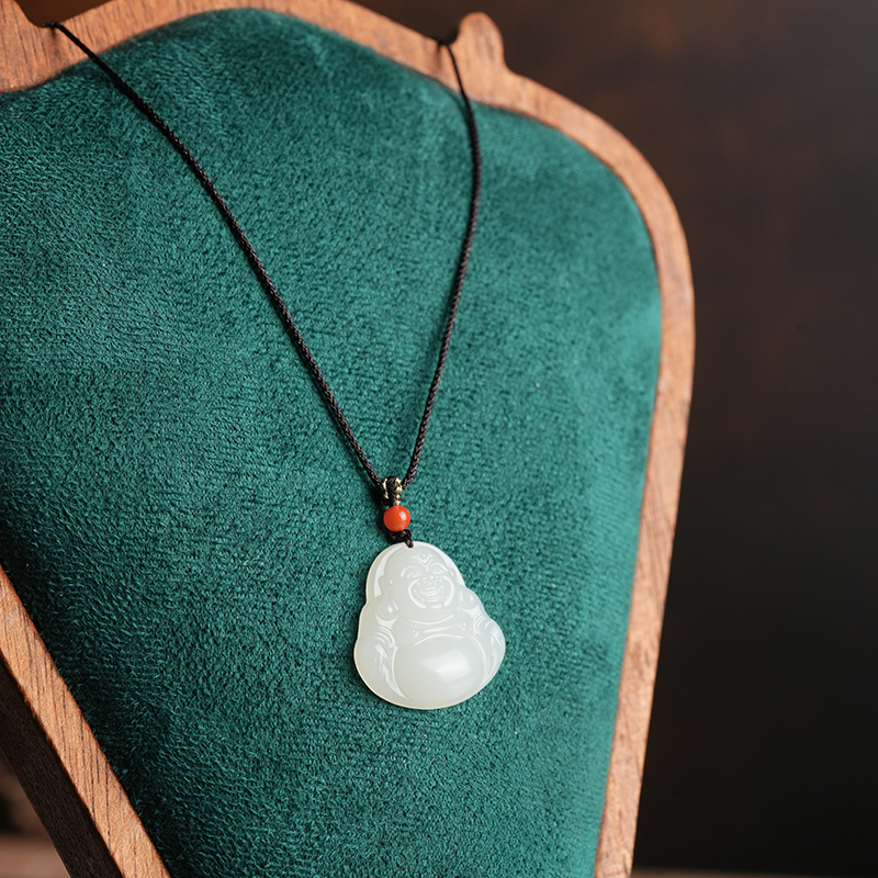 新疆和田玉 于阗老坑冰底佛公吊坠多样性发一件