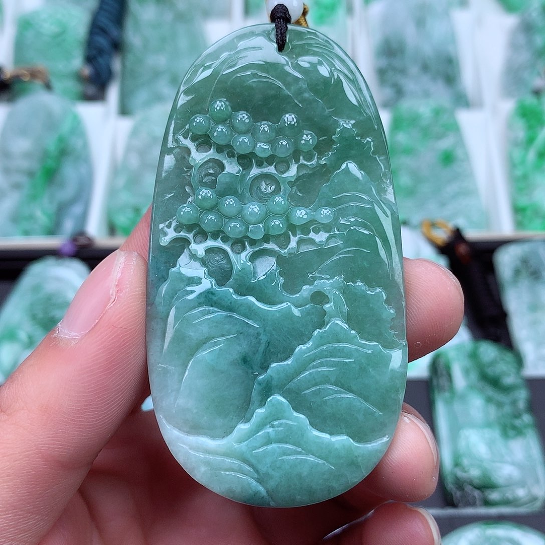 翡翠颈饰未镶嵌翡翠吊坠