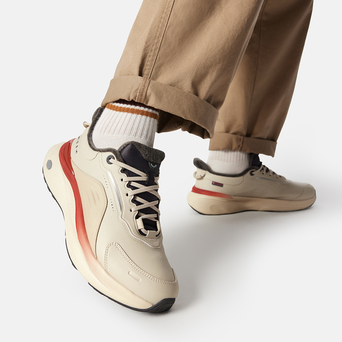 李宁SOFTPLUS2FLEECE男子反光加绒保暖柔软舒适潮流休闲鞋AGLV147