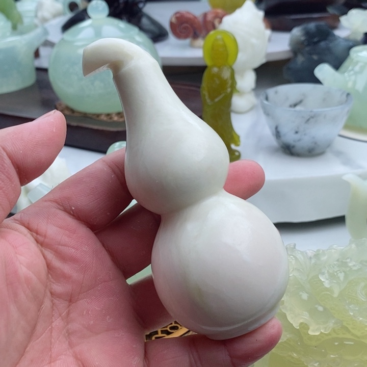 岫玉四大名玉手把件未镶嵌