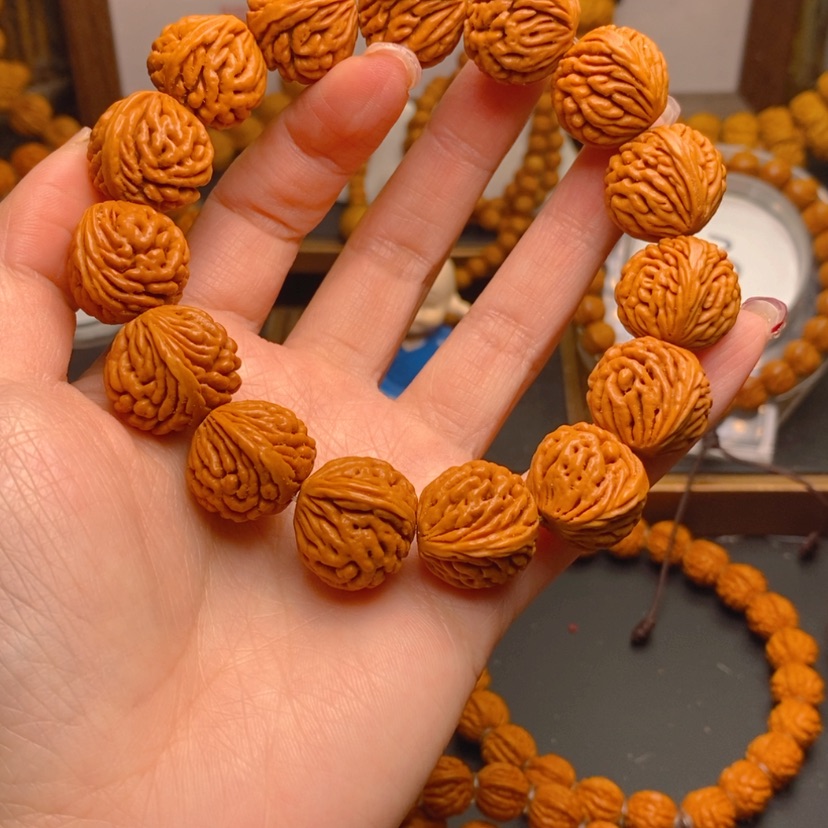 【闪购商品】桃核手串龙文桃核