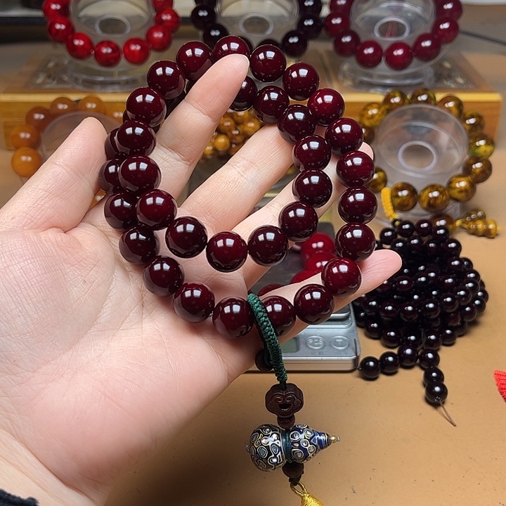 微****贝壳杉（血龙木）手串/手链