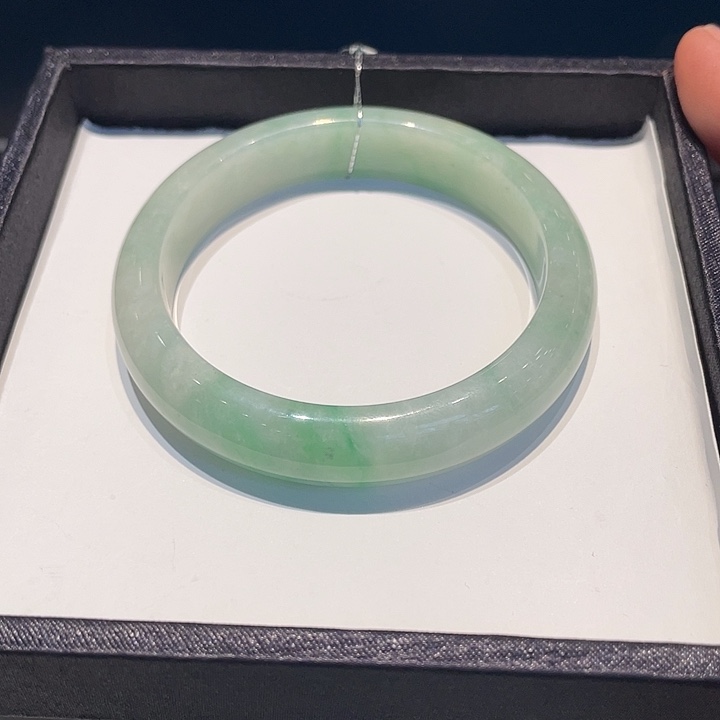 翡翠未镶嵌手镯翡翠手镯