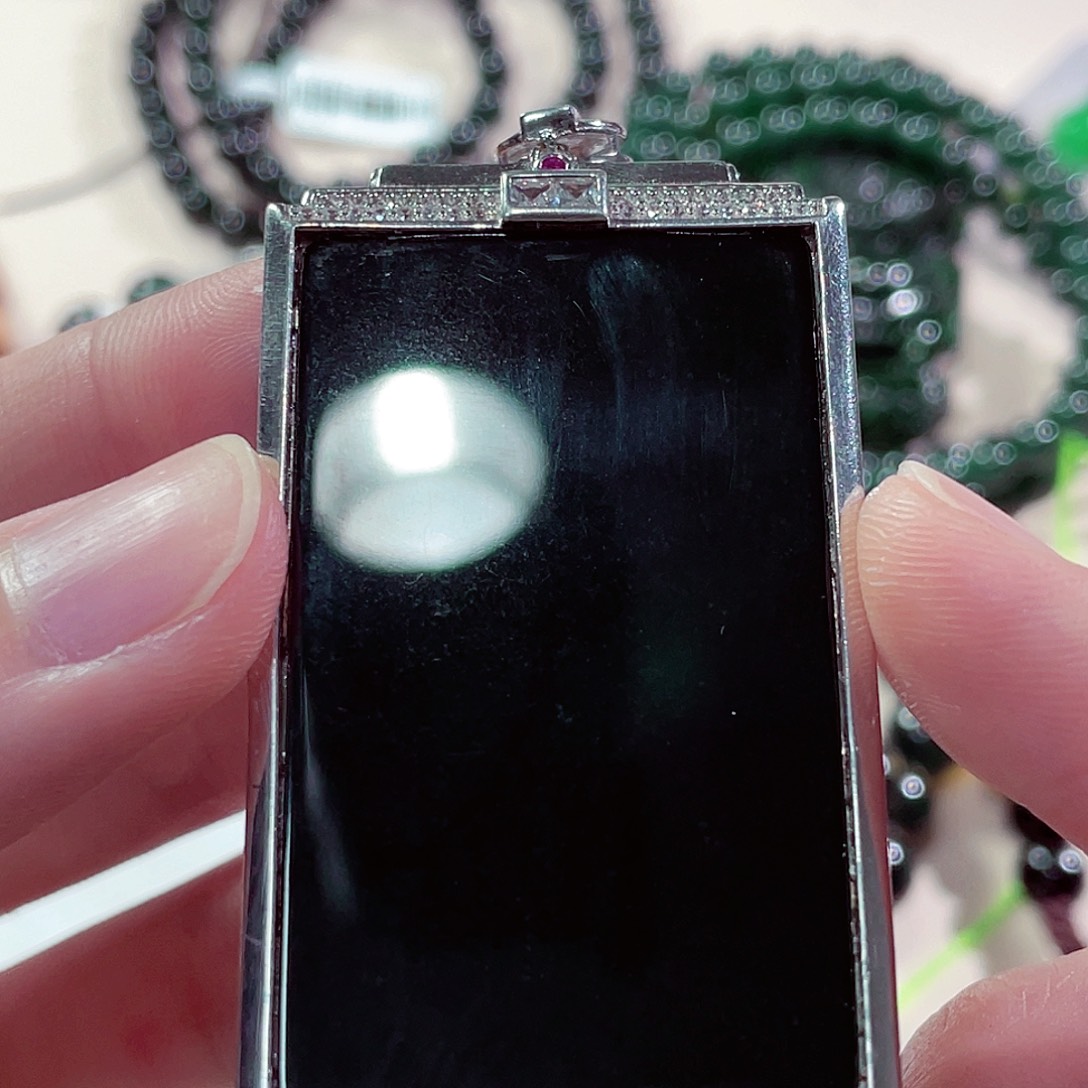 翡翠颈饰未镶嵌翡翠z