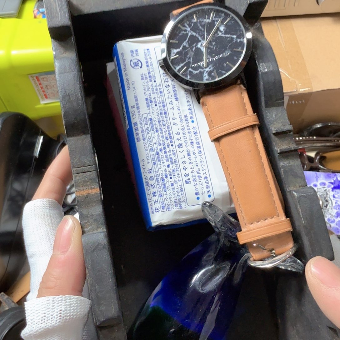 卓***坤中古商品，瑕疵品，不保好坏。560