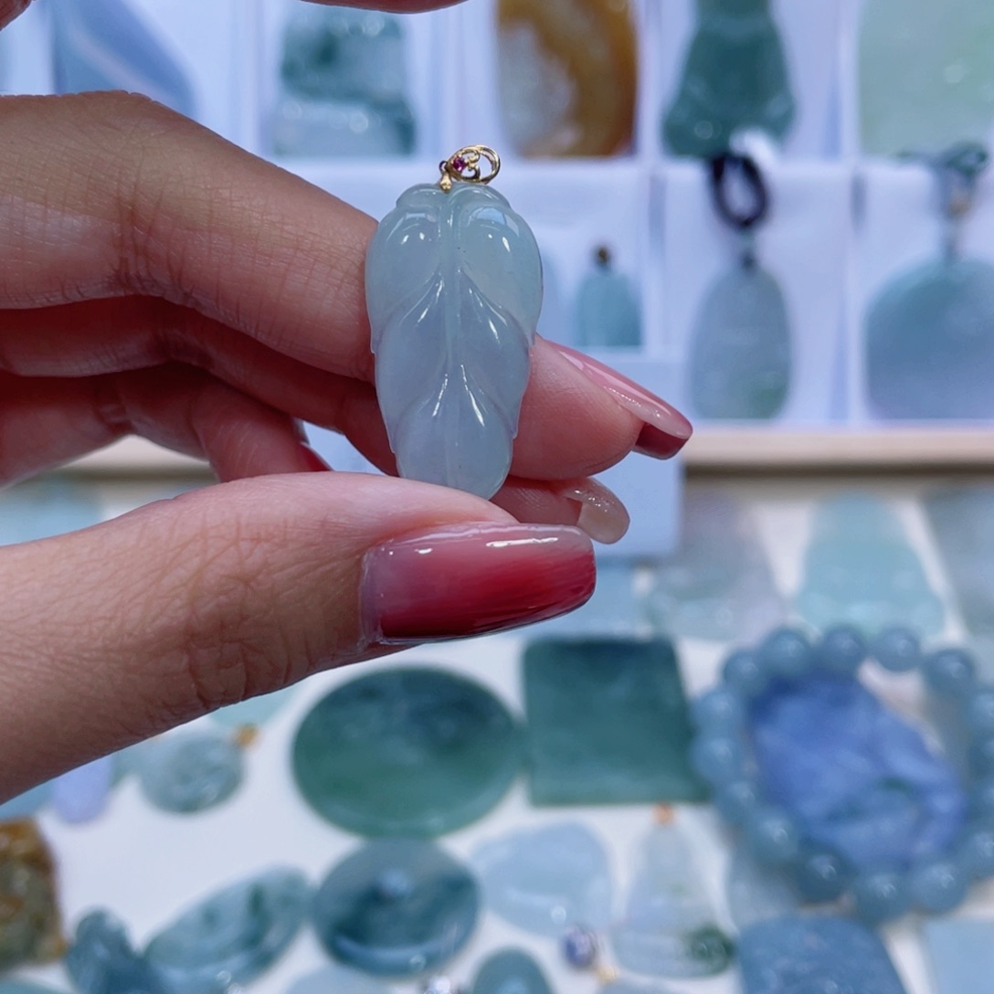 翡翠颈饰18K金镶嵌翡翠A货颈饰未镶嵌