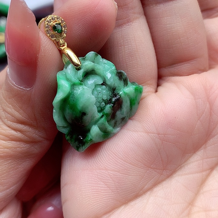 翡翠颈饰银S925镶嵌翡翠