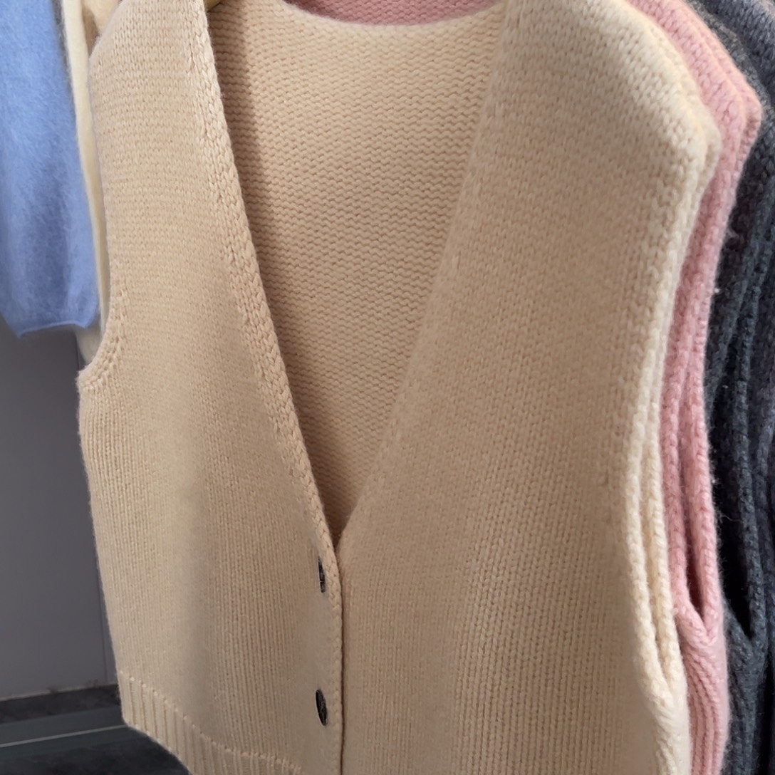 V领 羊绒 开衫 马甲