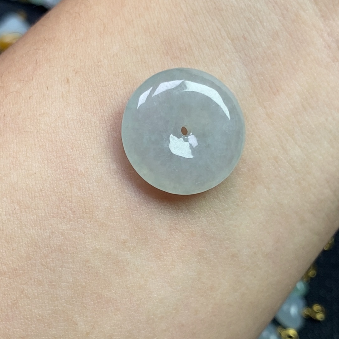 翡翠未镶嵌颈饰平安扣