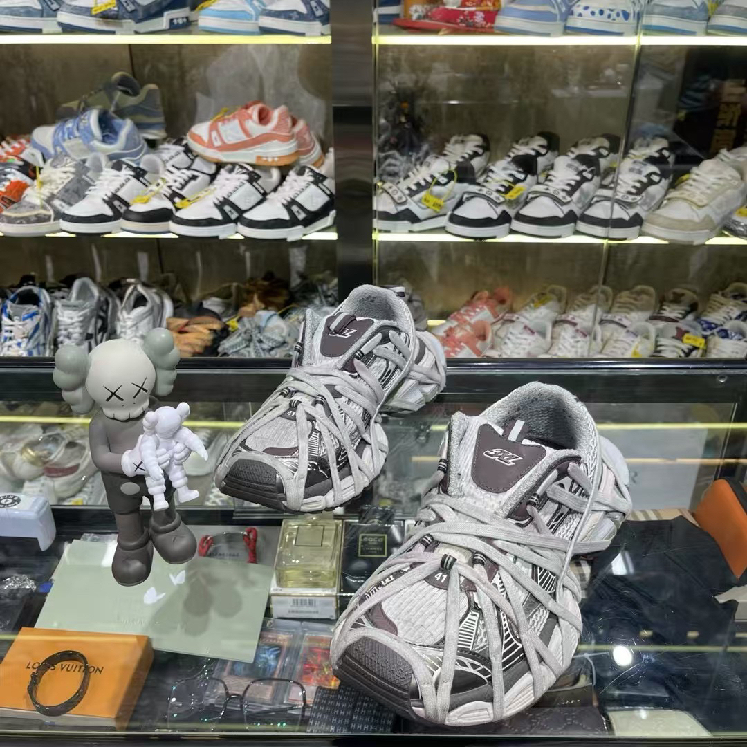 99新 Balenciaga/巴黎世家 3xl卡其色疯狂绑带/41码/原盒