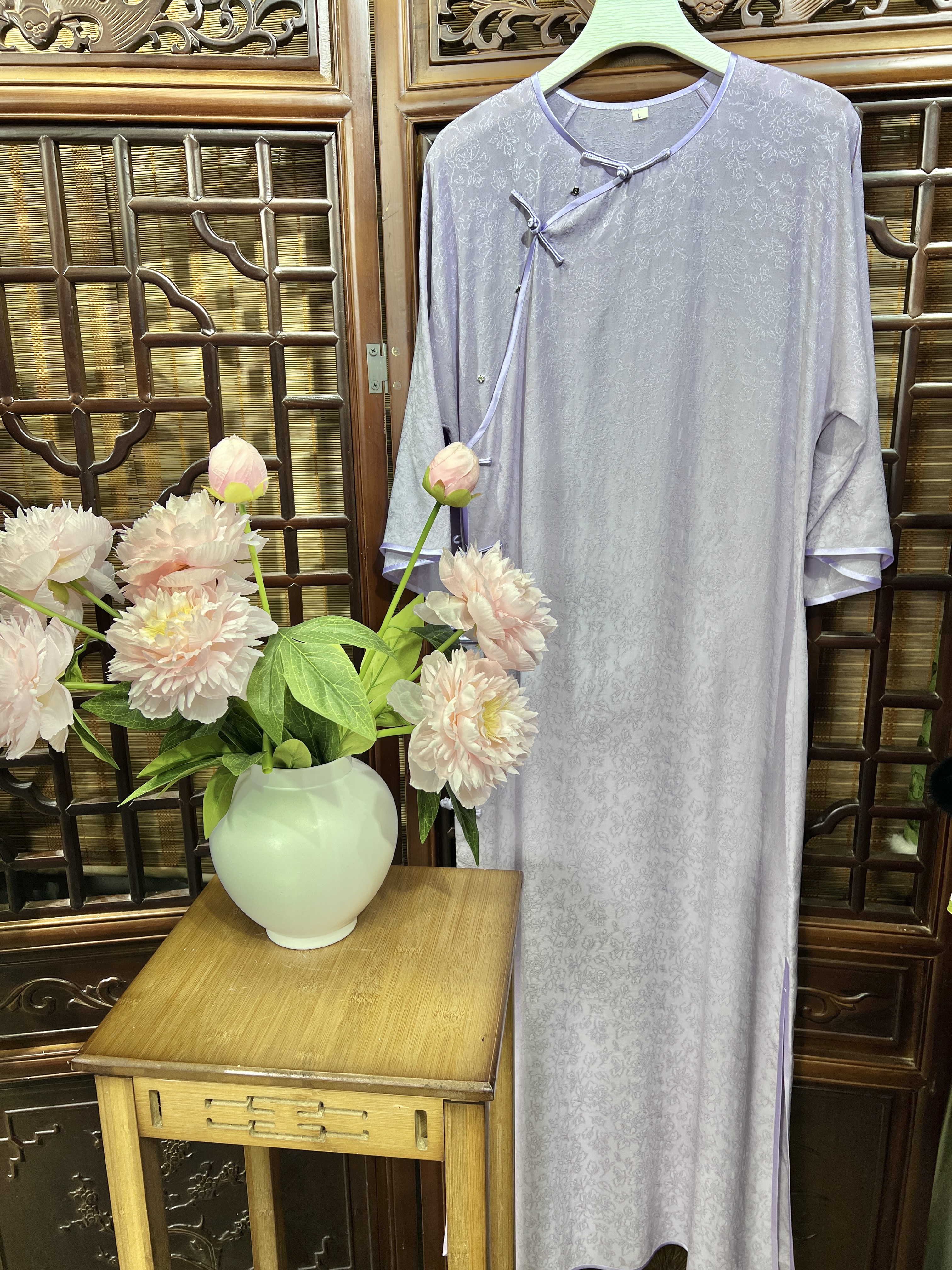 浅紫手工长款提花罗