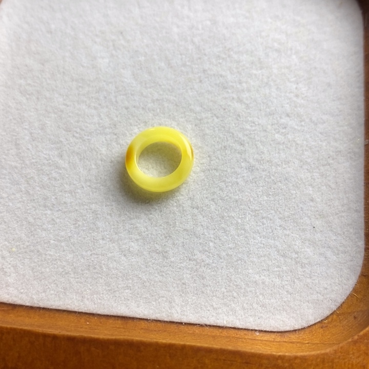 蜜蜡裸石未镶嵌尺寸8加，微微瑕