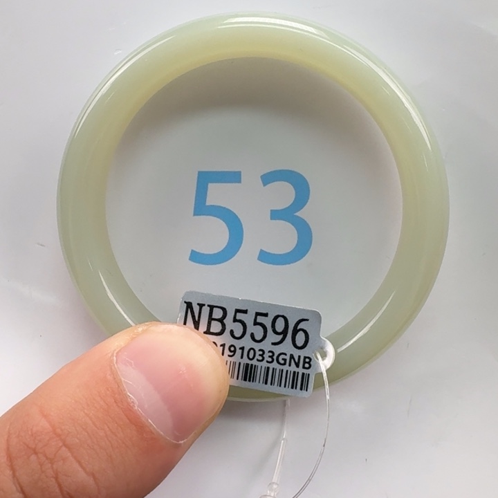 用***0和田玉未镶嵌手镯